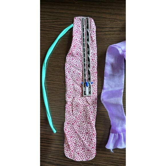 7 Vintage 1980s Random Barbie  Accessories Fashion Doll Pieces Scarf? Blankets? - Picture 7 of 14